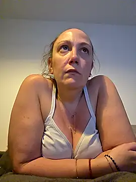 Wisie Cutie online show from March 2026 08:37:02 PM