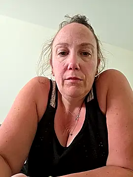 Wisie Cutie online show from April 2026 04:12:02 PM