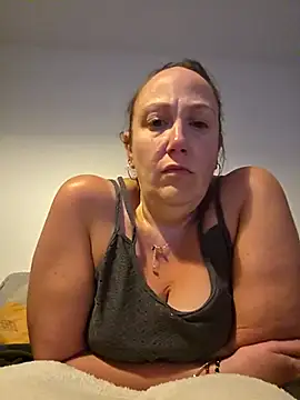 Wisie Cutie online show from May 2026 10:04:01 PM