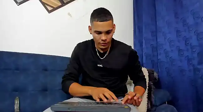 Snapshot of rick03_leto chatting on March 2025 07:03:02 AM rick03 leto online show from March 2025 07:03:02 AM