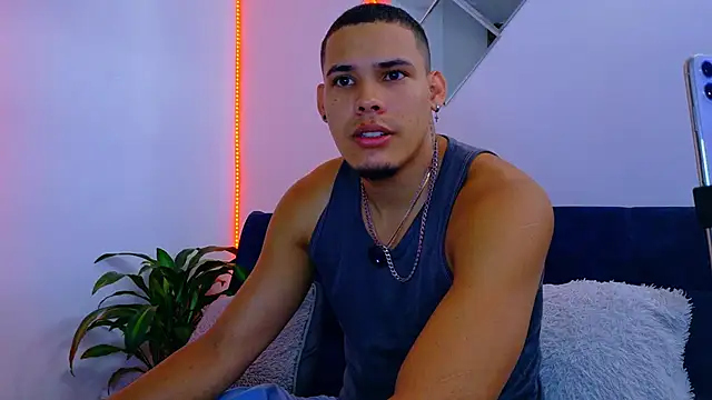 Snapshot of rick03_leto chatting on October 2025 07:03:01 PM rick03 leto online show from October 2025 07:03:01 PM