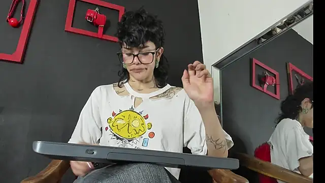 Snapshot of trinitty chatting on December 2024 07:26:02 PM trinitty online show from December 2024 07:26:02 PM