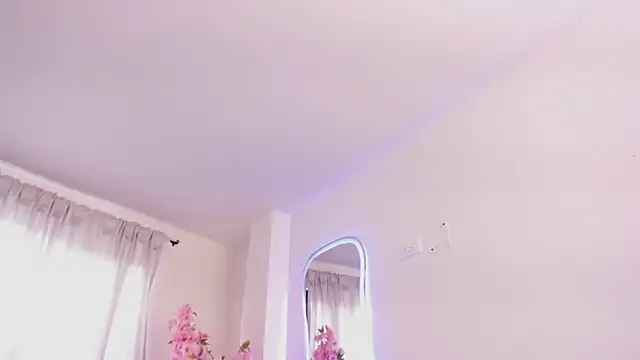 Snapshot of KAROLIVONNE chatting on March 2026 06:51:01 PM KAROLIVONNE online show from March 2026 06:51:01 PM