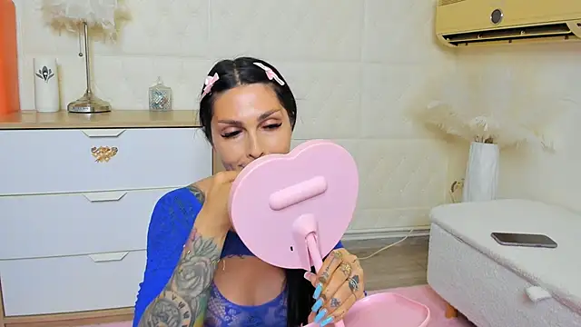 naughtycleo online show from May 2026 03:13:02 AM