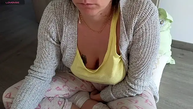 Claraxxxxx online show from December 2024 12:16:02 PM