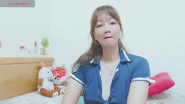 Holygirlsweet777 online show from December 2024 01:25:01 AM