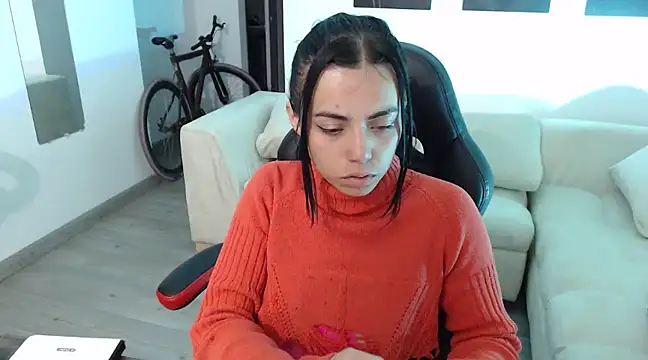 Snapshot of i_am_nina_ chatting on December 2024 05:09:02 AM i am nina online show from December 2024 05:09:02 AM