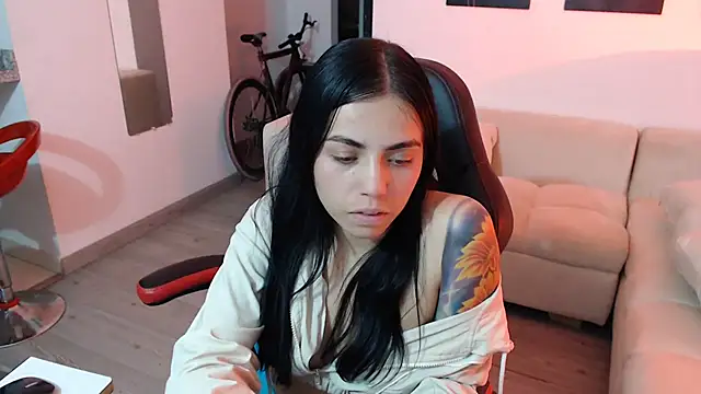 Snapshot of i_am_nina_ chatting on January 2025 02:25:01 AM i am nina online show from January 2025 02:25:01 AM