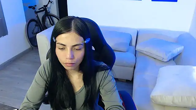 Snapshot of i_am_nina_ chatting on January 2025 01:04:02 AM i am nina online show from January 2025 01:04:02 AM