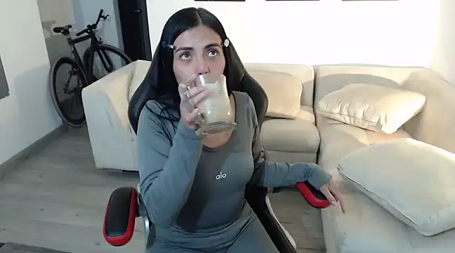 Snapshot of i_am_nina_ chatting on January 2025 04:15:01 AM i am nina online show from January 2025 04:15:01 AM