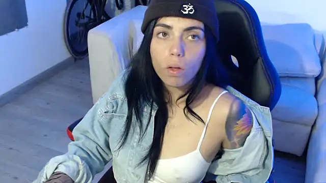 Snapshot of i_am_nina_ chatting on January 2025 02:20:02 AM i am nina online show from January 2025 02:20:02 AM