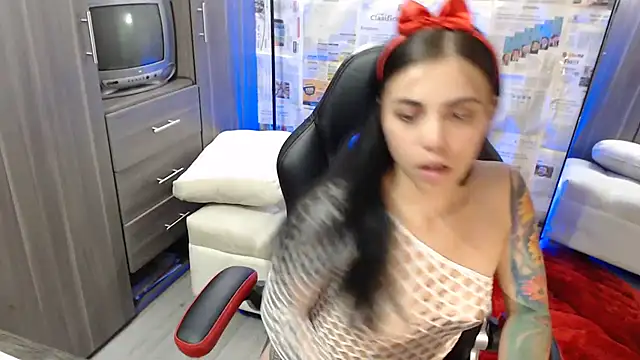 Snapshot of i_am_nina_ chatting on February 2025 02:15:01 AM i am nina online show from February 2025 02:15:01 AM