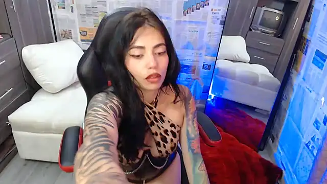 Snapshot of i_am_nina_ chatting on February 2025 08:58:01 PM i am nina online show from February 2025 08:58:01 PM