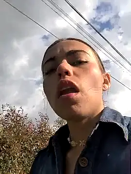 Snapshot of i_am_nina_ chatting on February 2025 09:09:01 PM i am nina online show from February 2025 09:09:01 PM