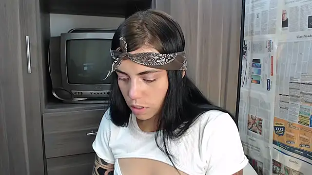 Snapshot of i_am_nina_ chatting on February 2025 02:15:02 AM i am nina online show from February 2025 02:15:02 AM