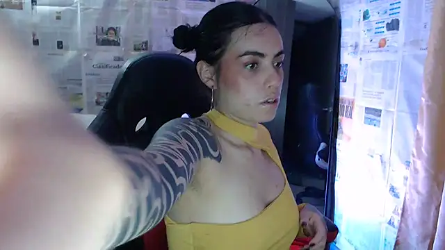 Snapshot of i_am_nina_ chatting on September 2025 12:21:01 AM i am nina online show from September 2025 12:21:01 AM