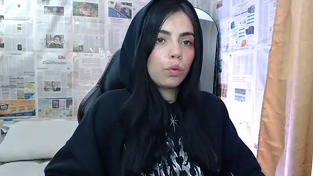 Snapshot of i_am_nina_ chatting on September 2025 10:48:02 PM i am nina online show from September 2025 10:48:02 PM