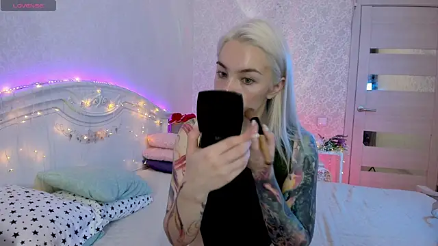 LillyMoure  online show from September 2025 11:38:02 PM