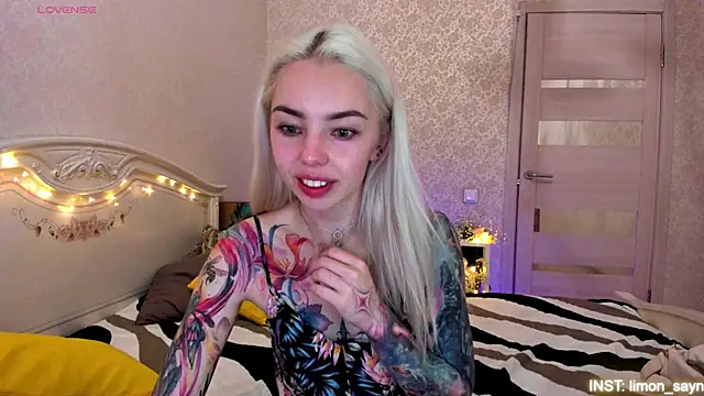 LillyMoure  online show from June 2026 04:08:01 AM