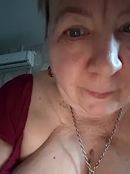 EffectFiona online show from February 2026 12:36:01 PM