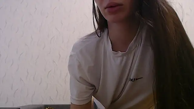 Snapshot of HoneyWiles chatting on January 2026 02:11:01 PM HoneyWiles online show from January 2026 02:11:01 PM