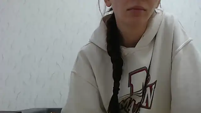 Snapshot of HoneyWiles chatting on January 2026 02:12:02 PM HoneyWiles online show from January 2026 02:12:02 PM