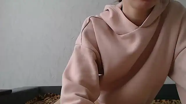 Snapshot of HoneyWiles chatting on February 2026 02:23:02 PM HoneyWiles online show from February 2026 02:23:02 PM