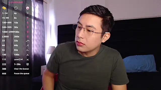 andrewmhilton  online show from February 2025 06:33:02 PM