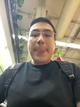 andrewmhilton  online show from February 2025 11:14:02 PM