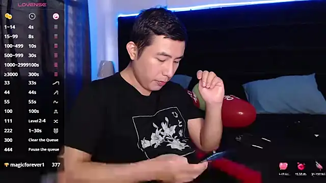 andrewmhilton  online show from February 2025 10:43:01 PM