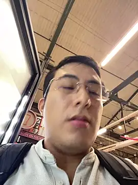 andrewmhilton  online show from February 2025 10:09:01 PM