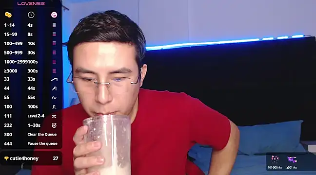 andrewmhilton  online show from February 2025 04:32:02 AM