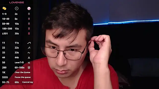 andrewmhilton  online show from October 2025 06:34:01 AM