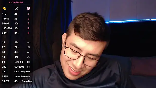 andrewmhilton  online show from October 2025 05:52:02 AM