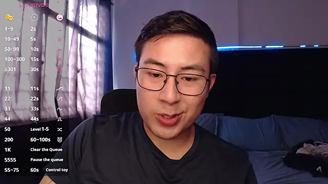 andrewmhilton  online show from November 2025 09:26:02 PM