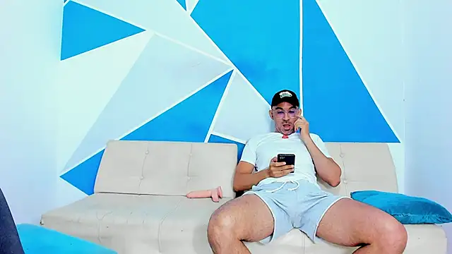 trio hotplus19 online show from January 2025 01:03:02 PM