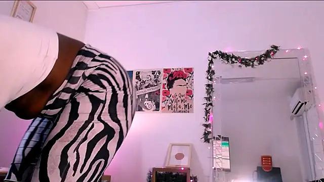 Snapshot of Kenya_Agu chatting on December 2024 10:47:02 PM Kenya Agu online show from December 2024 10:47:02 PM