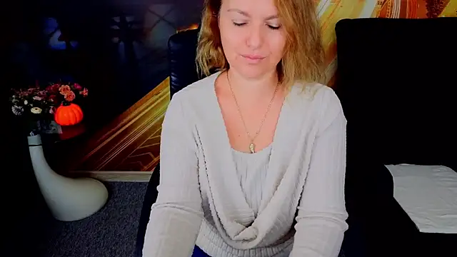 Snapshot of EmmaxPark chatting on November 2025 06:45:02 AM EmmaxPark online show from November 2025 06:45:02 AM