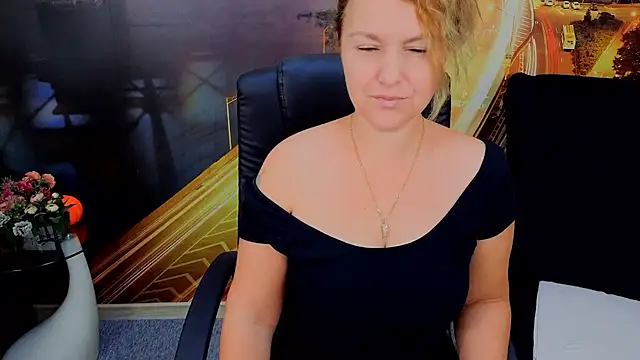 Snapshot of EmmaxPark chatting on December 2025 06:54:02 AM EmmaxPark online show from December 2025 06:54:02 AM