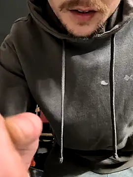 Snapshot of Midwestalpha chatting on January 2025 06:01:02 AM Midwestalpha online show from January 2025 06:01:02 AM