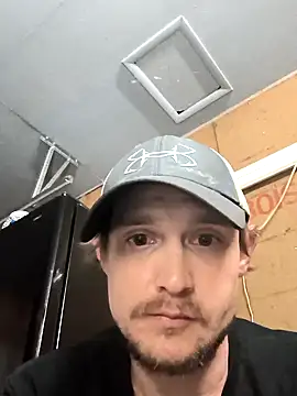 Snapshot of Midwestalpha chatting on February 2025 09:08:02 AM Midwestalpha online show from February 2025 09:08:02 AM