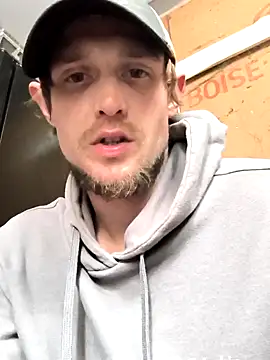 Snapshot of Midwestalpha chatting on March 2025 03:09:02 PM Midwestalpha online show from March 2025 03:09:02 PM