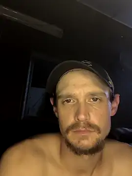 Snapshot of Midwestalpha chatting on October 2025 04:57:02 AM Midwestalpha online show from October 2025 04:57:02 AM