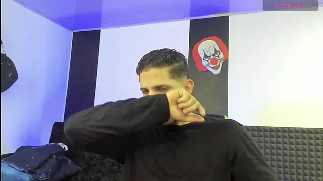 jhonnysnow17 online show from January 2025 10:19:01 PM