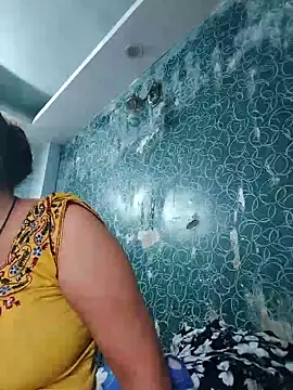 Poojabhabi101 online show from April 2026 06:05:01 AM