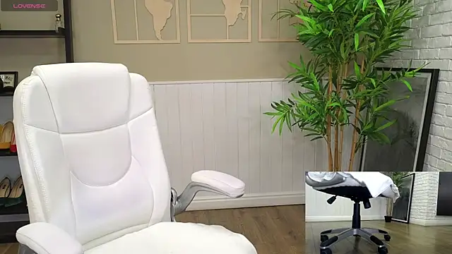 SelineSole online show from February 2025 07:05:01 PM