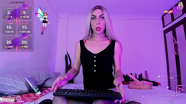 AlejandraDangerGirl online show from October 2025 01:22:01 PM