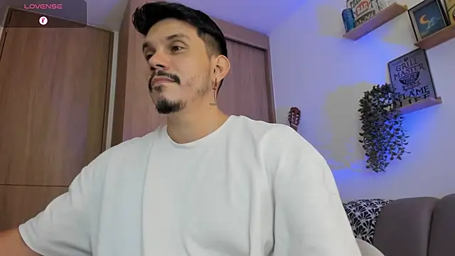 alejandro stark online show from July 2026 10:12:02 PM