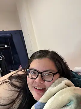 Snapshot of LiverandBrat77 chatting on February 2026 03:40:01 AM LiverandBrat77 online show from February 2026 03:40:01 AM