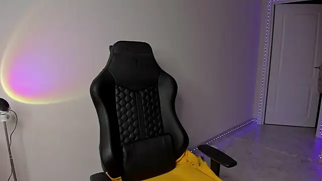 Vincent Strong online show from March 2025 01:26:01 AM